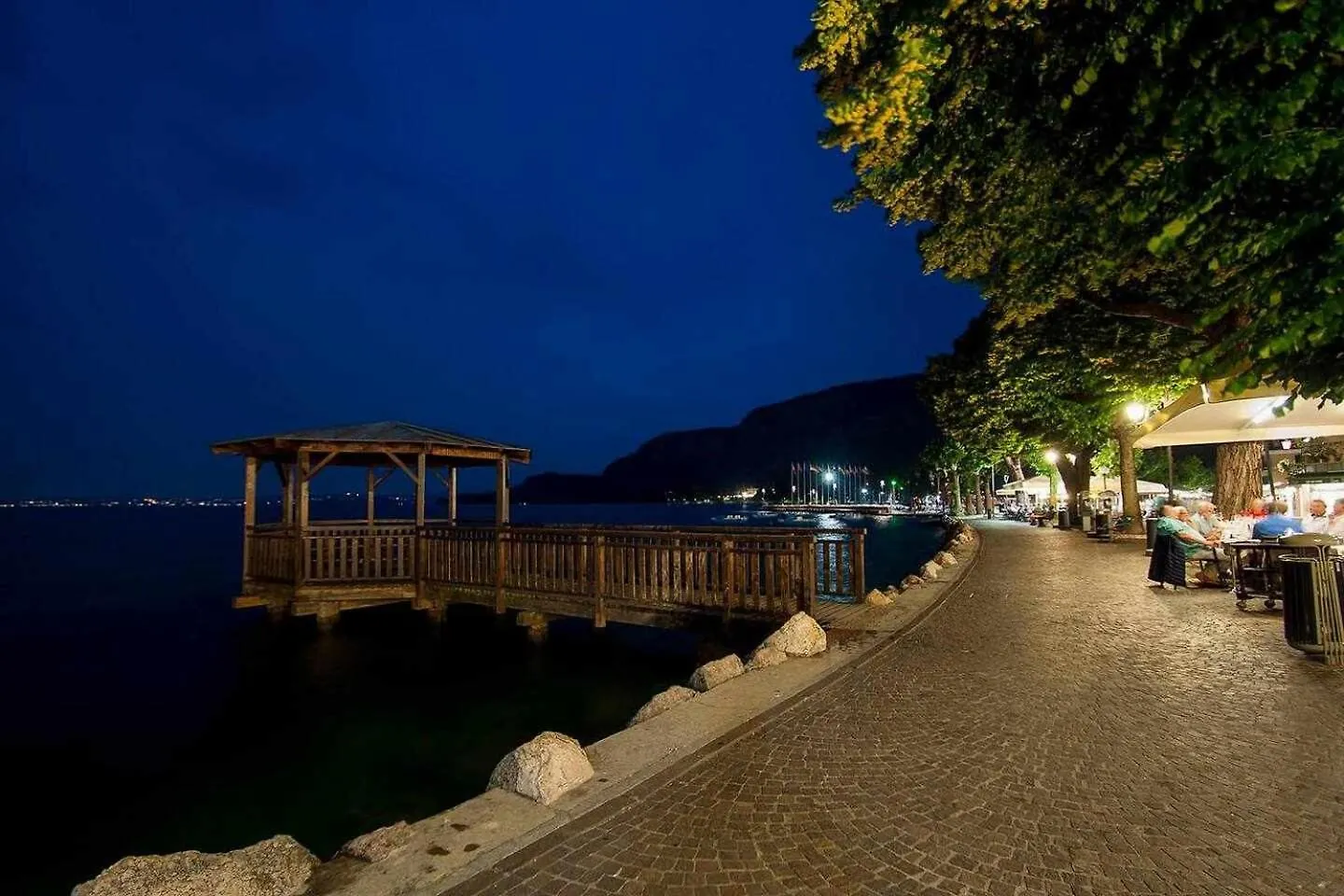 Residence Arena-Nuovo, Moderno Con Piscina Lazise