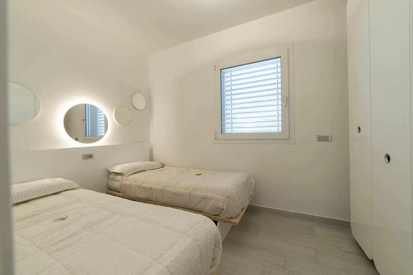 דירה לאזיסה Residence Arena-Nuovo, Moderno Con Piscina