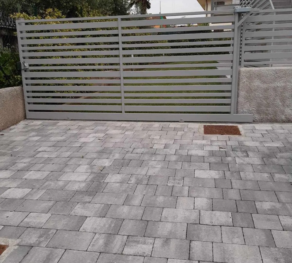 לאזיסה Residence Arena-Nuovo, Moderno Con Piscina