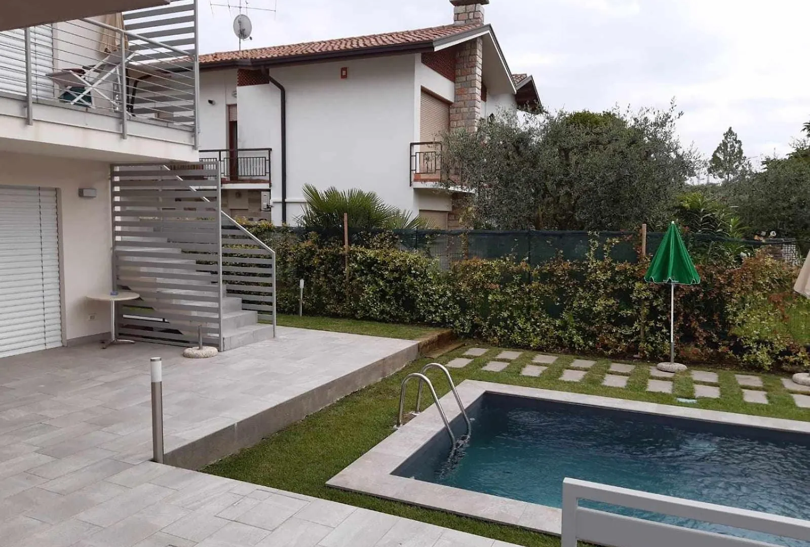 דירה לאזיסה Residence Arena-Nuovo, Moderno Con Piscina